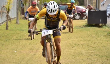ciclismo competição mountain bike linha de chegada